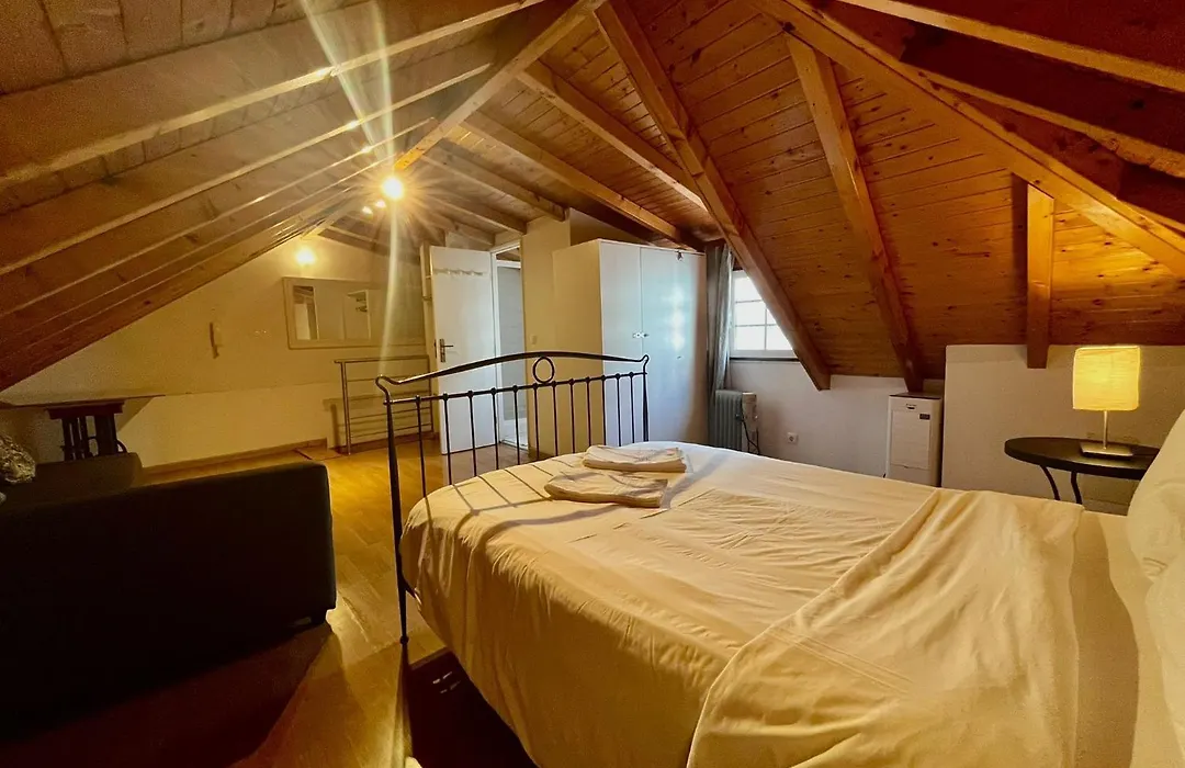 2 Bedroom, 2 Bathroom Apartment - Travessa Da Madalena-1
